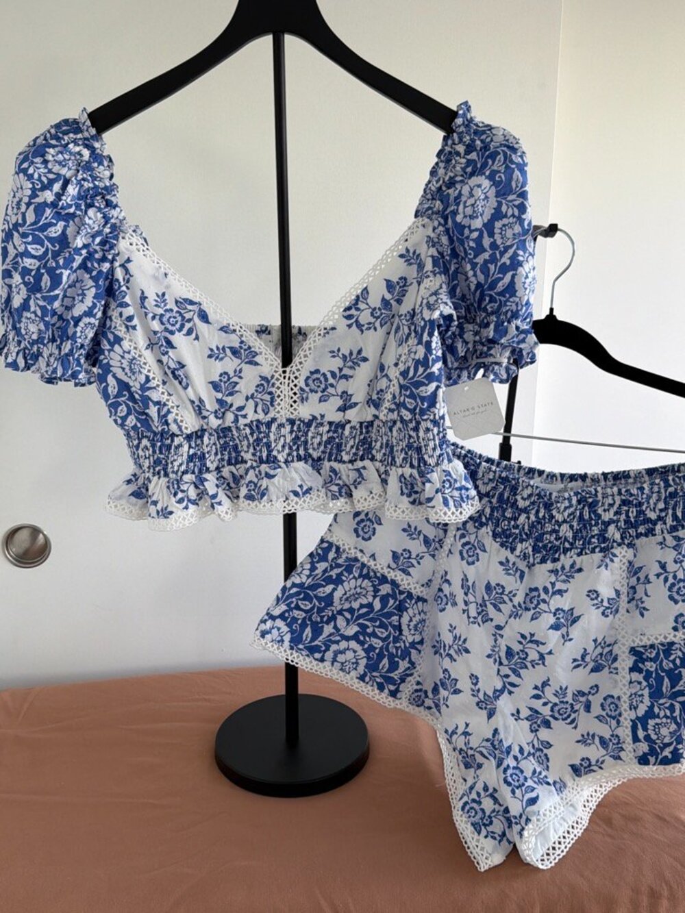 Altar'd State Blue Floral Matching Set NWT XL Crop Top & Shorts
